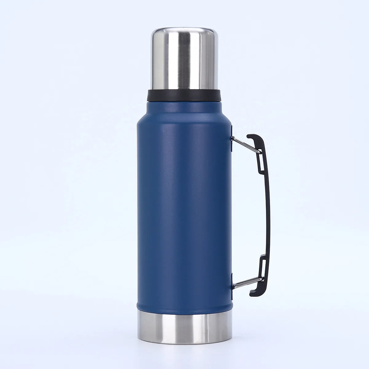 A Popular Vacuum Insulated Kettle in Europe and America, A Stainless Steel Outdoor Water Kettle with A Handle